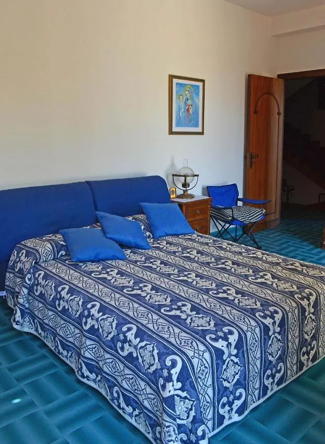 Villa Luigina - Seafront Villa In 카포오를란도