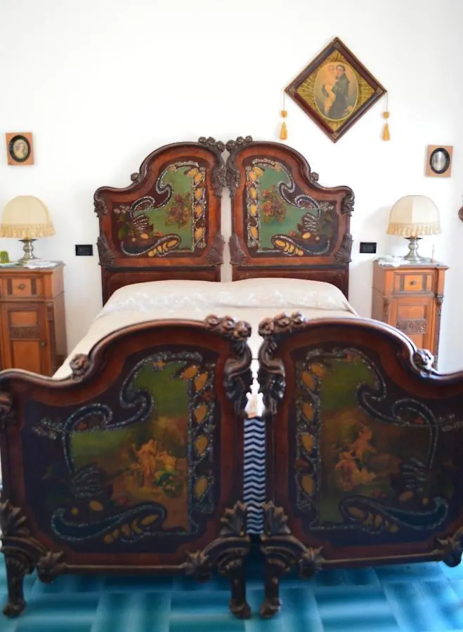 Villa Luigina - Seafront Villa In 카포오를란도 0*,  이탈리아