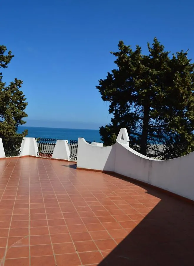 Villa Luigina - Seafront Villa In 카포오를란도 이탈리아